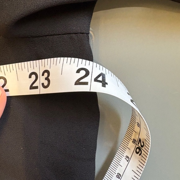 Sioni Black Off-the-Shoulder Flowy Feminine Long Sleeve Blouse womens size Large - Picture 8 of 9